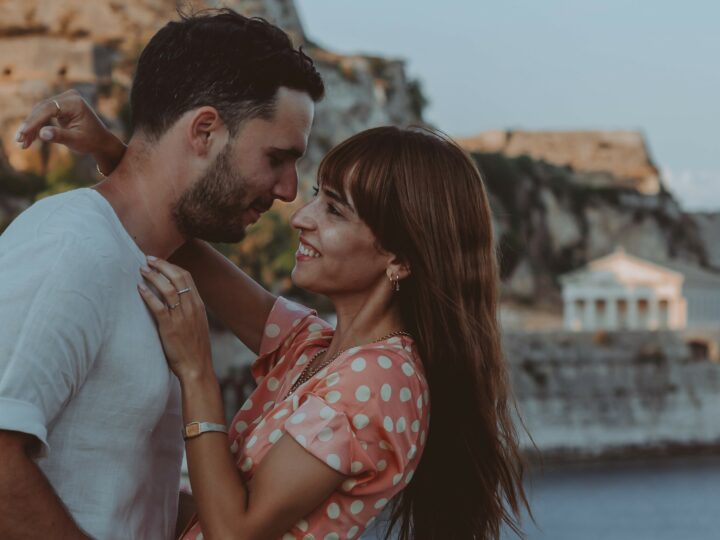 6 Little Things He&rsquo;ll Do If He Thinks You&rsquo;re Irreplaceable