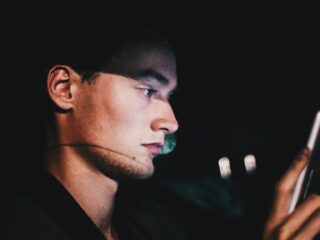 signs he's texting another girl and hiding it