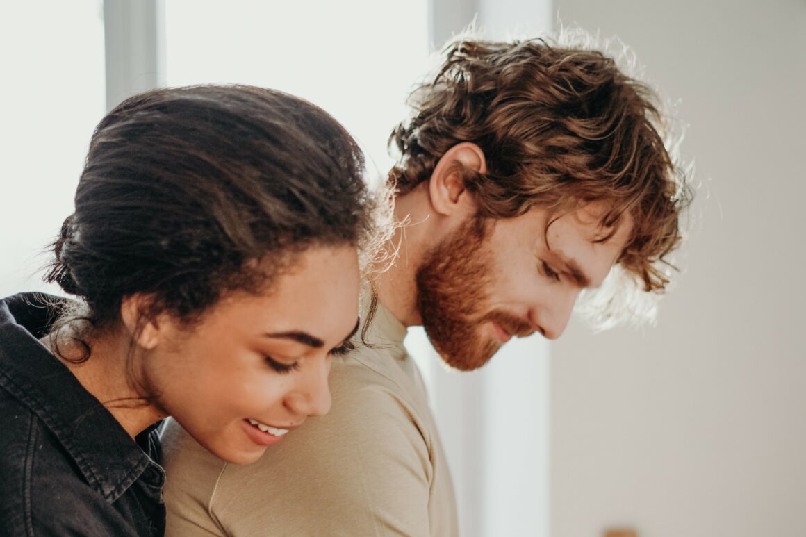 26 Obvious Signs She Is Developing Feelings For You