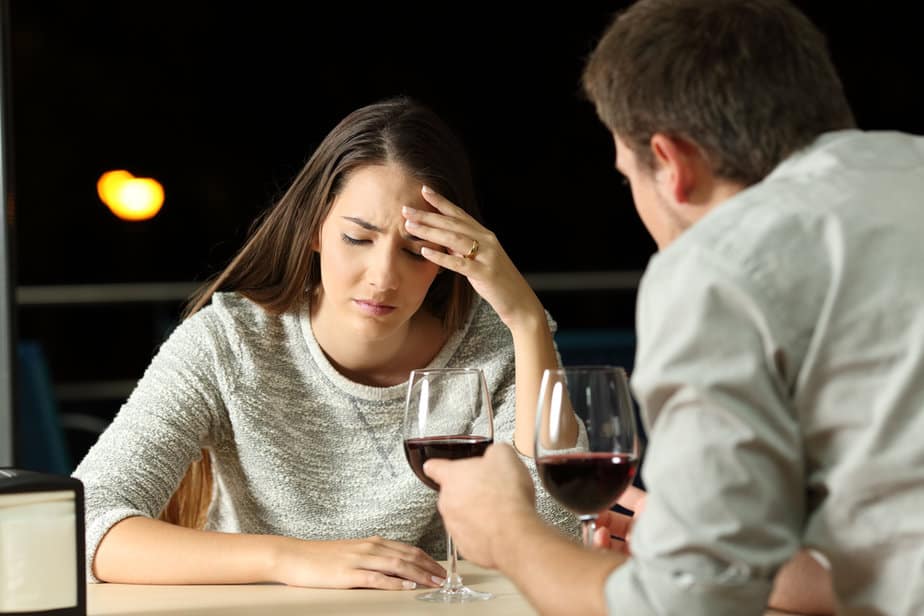 DONE! 9 Clear-Cut Signs The New Guy You're Dating Is Actually Dangerous For You