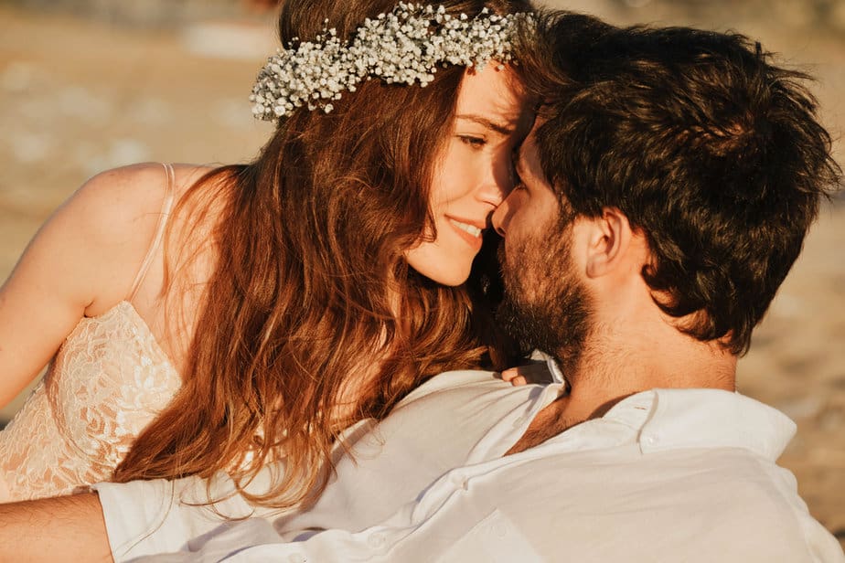 DONE! 9 Unusual Signs You're Compatible And Destined To Have A Successful Relationship