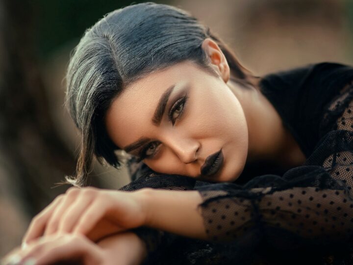 Controversial Question: Should A Man Help His Girlfriend Financially?