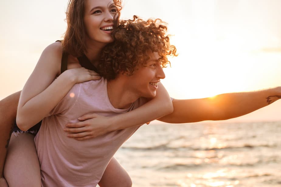 24 Signs That He Totally Adores You