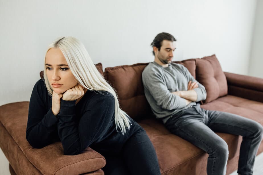 9 Signs Your Ex's Rebound Relationship Is Ending