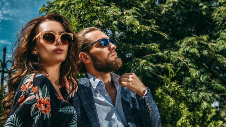 7 Signs A Man Is Using You For Money: Open Your Eyes