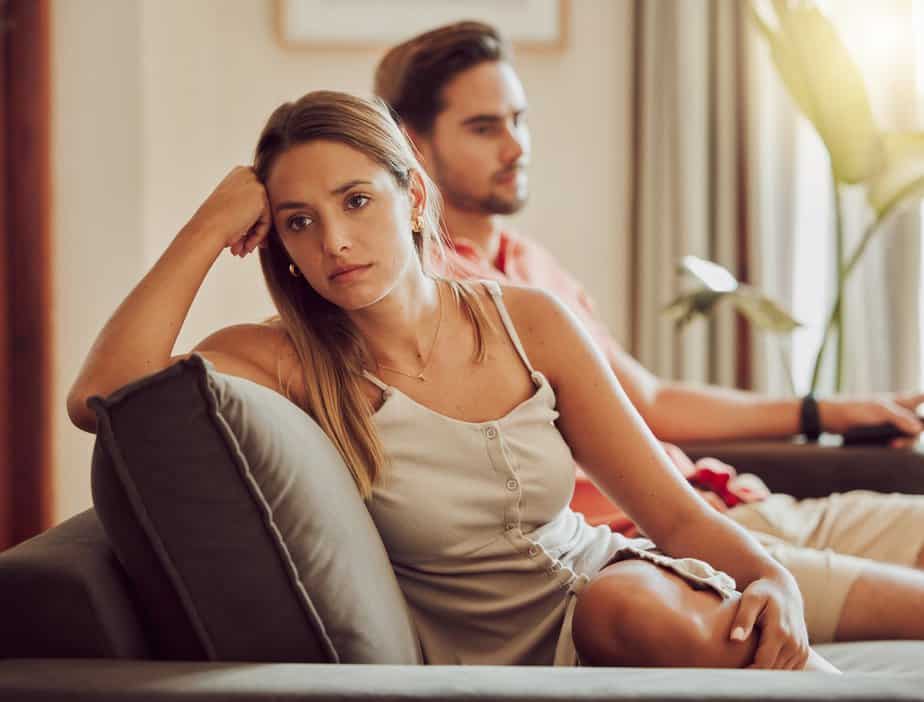 11 Things A Man Does When He Starts To Lose Interest In You