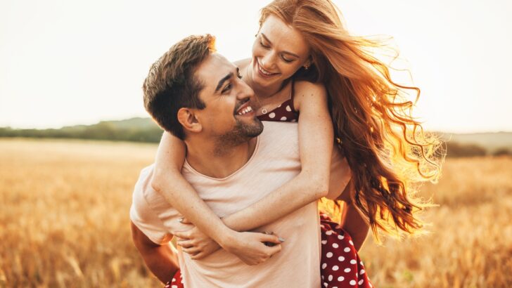 10 Small Things Happy Couples Do Daily