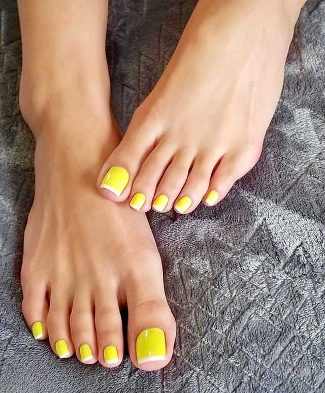 Fun summer toe nails