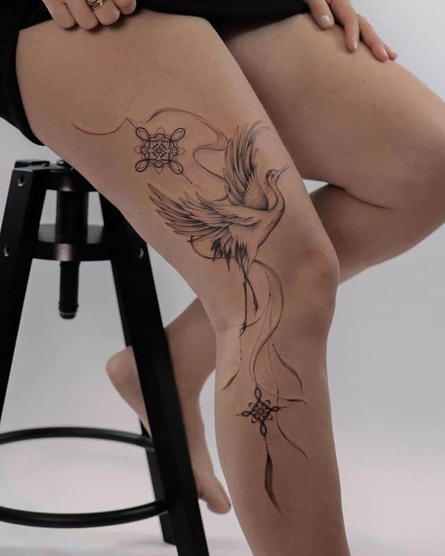 Splendido tatuaggio a forma di gamba di gru