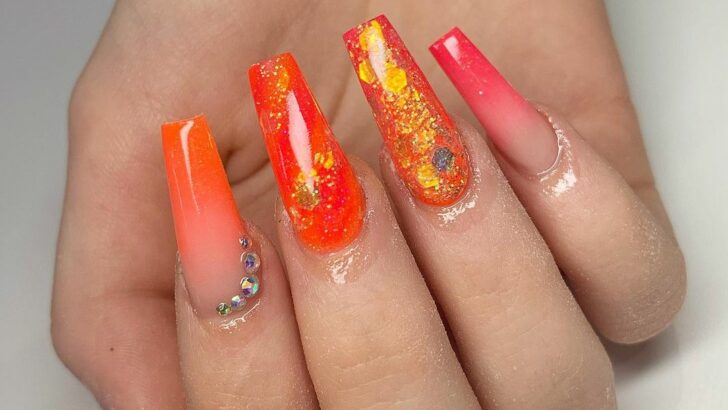 20 Ideas to Get Your Perfect Acrylic Glitter Nails