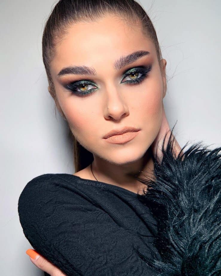 20 Sensational Smokey Eye Makeup Looks For Your Inner Diva