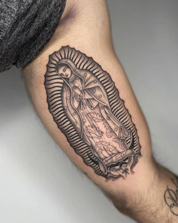 20 bellissime idee di tatuaggio della Vergine Maria per il vostro prossimo inchiostro