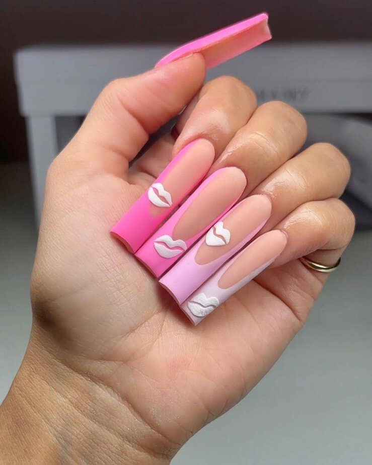10. Kissable pink nails