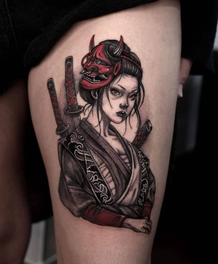 7. Geisha che porta la katana