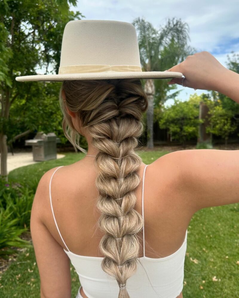 26 Dazzling Dutch Braid Hairstyles For Any Occasion