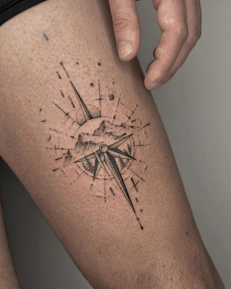 5. Tatuaggio con bussola