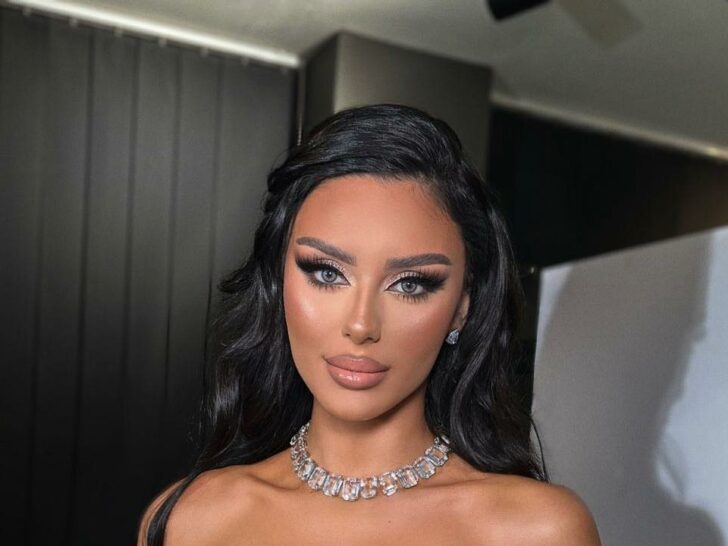 20 Enthralling Eye Makeup Ideas for Blue Eyes