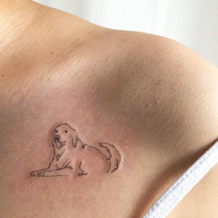 5. Tatuaggio minimalista con cane