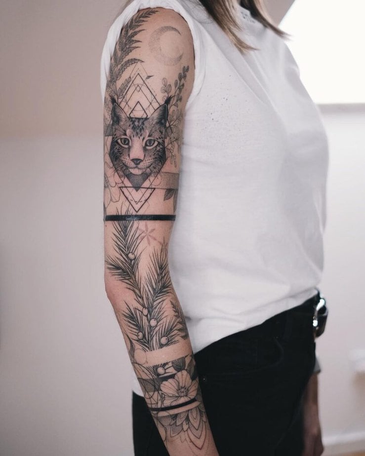 5. Un tatuaggio a manica intera con la lince 
