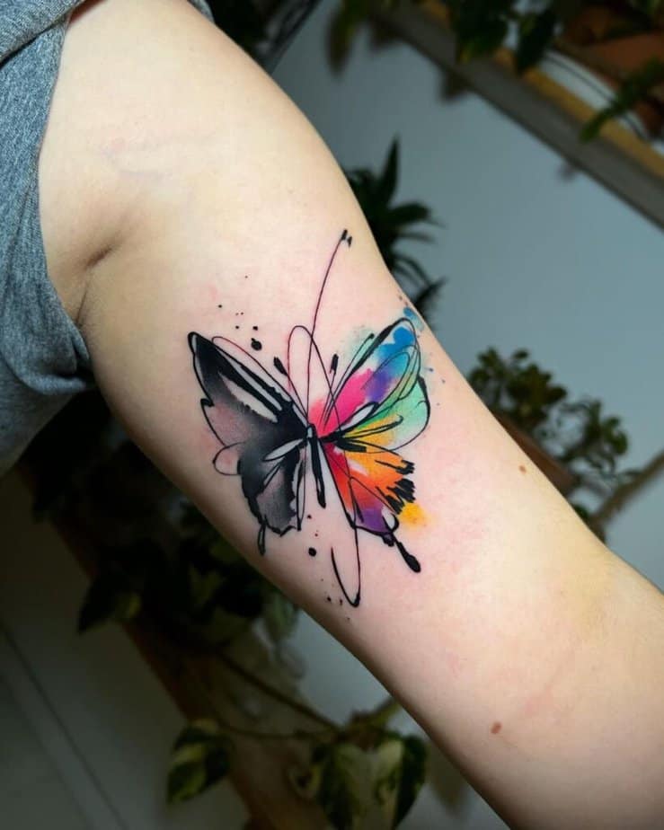 14. Un tatuaggio a forma di farfalla