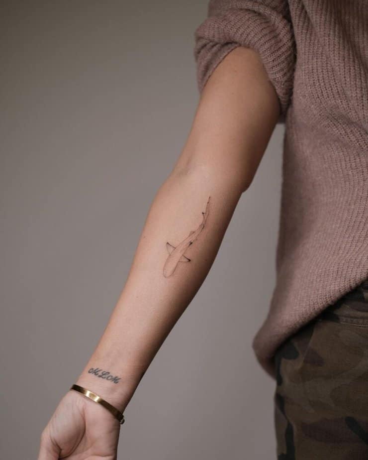 4. Tatuaggio di uno squalo di barriera