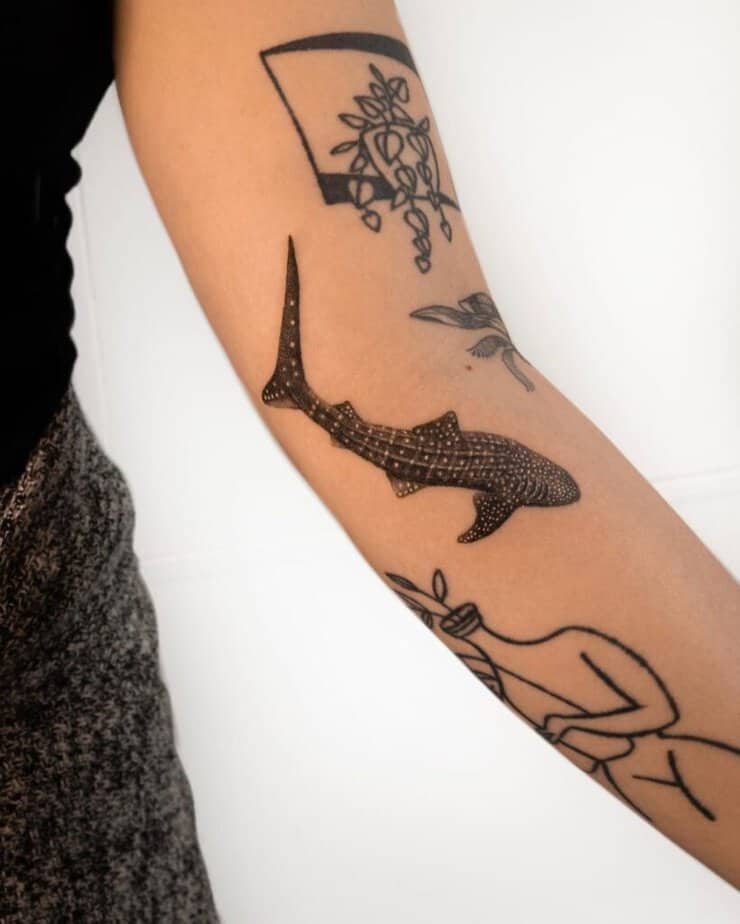 5. Un tatuaggio di squalo balena come riempimento di una lacuna
