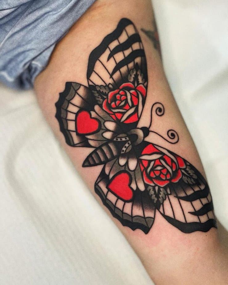11. Tatuaggio a farfalla
