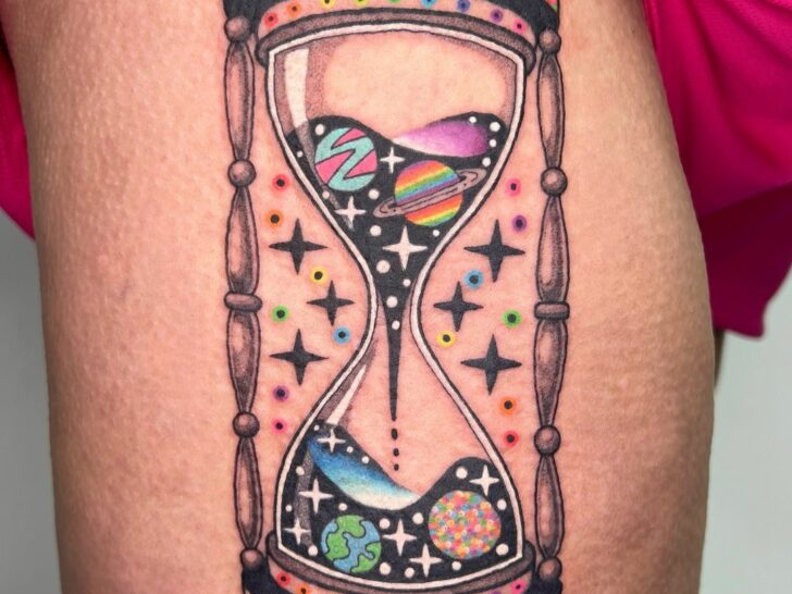 20 Captivating Hourglass Tattoos That Stand The Test Of Time