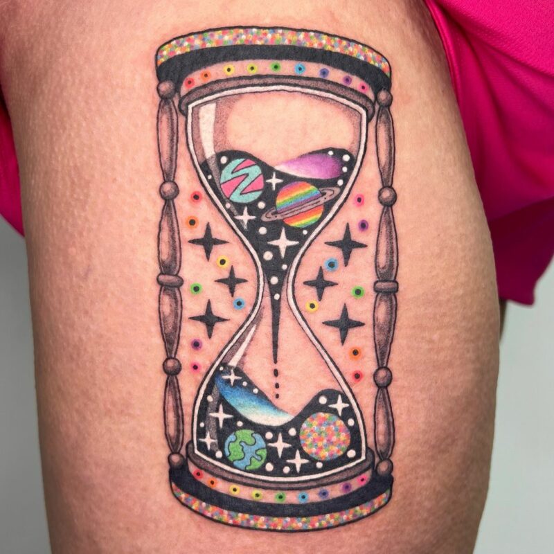 20 captivating hourglass tattoos that stand the test of time