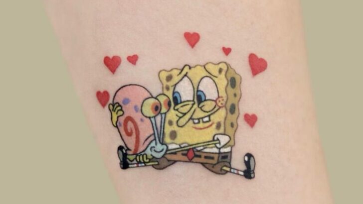 20 spettacolari tatuaggi di SpongeBob per gli amanti del cartone animato.