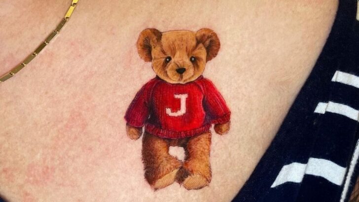 20 idee di tatuaggio con l'orsacchiotto che esaltano il vostro bambino interiore.