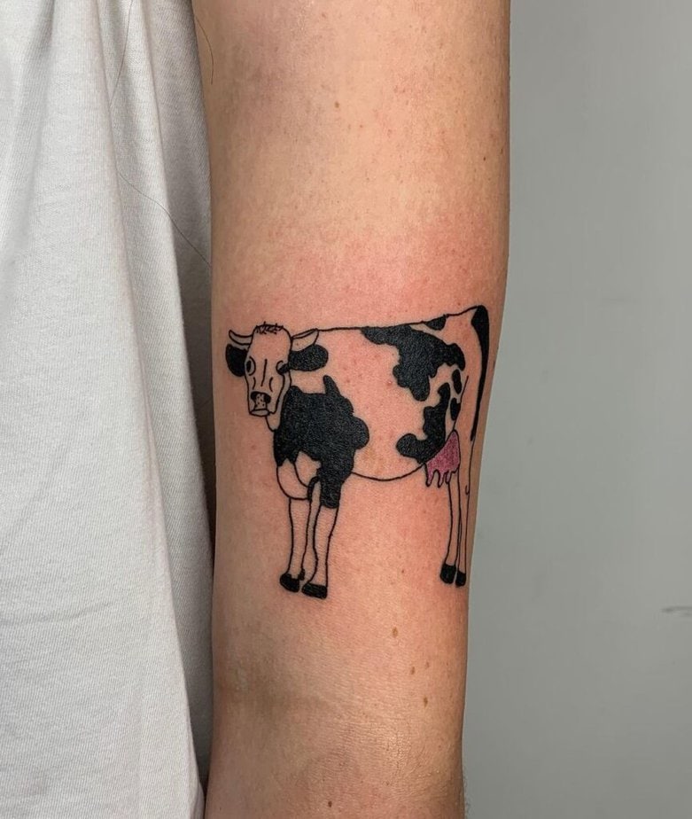 5. Un semplice tatuaggio di mucca  