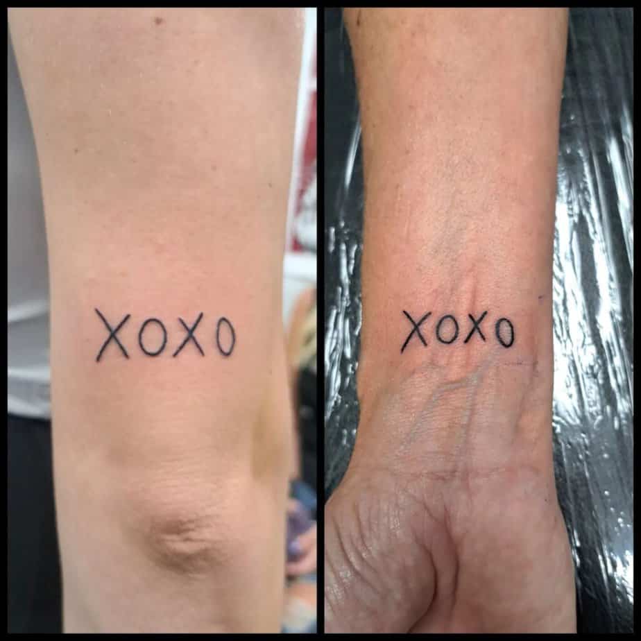 Tatuaggi XOXO abbinati