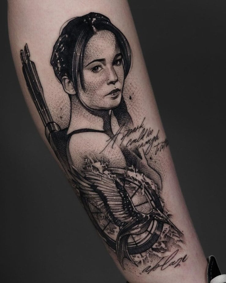 11. Un tatuaggio di Katniss Everdeen 