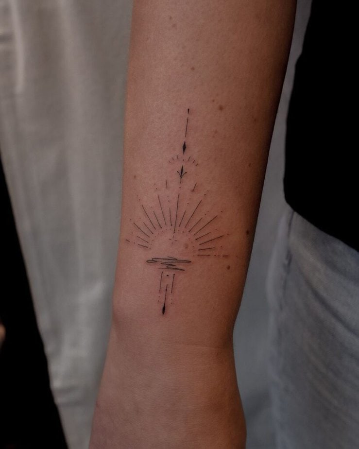 3. Un tatuaggio ornamentale sulla mano