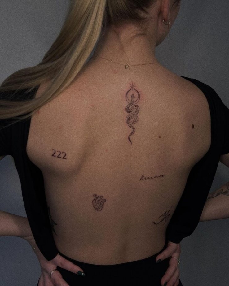 3. Un tatuaggio patchwork sulla schiena 
