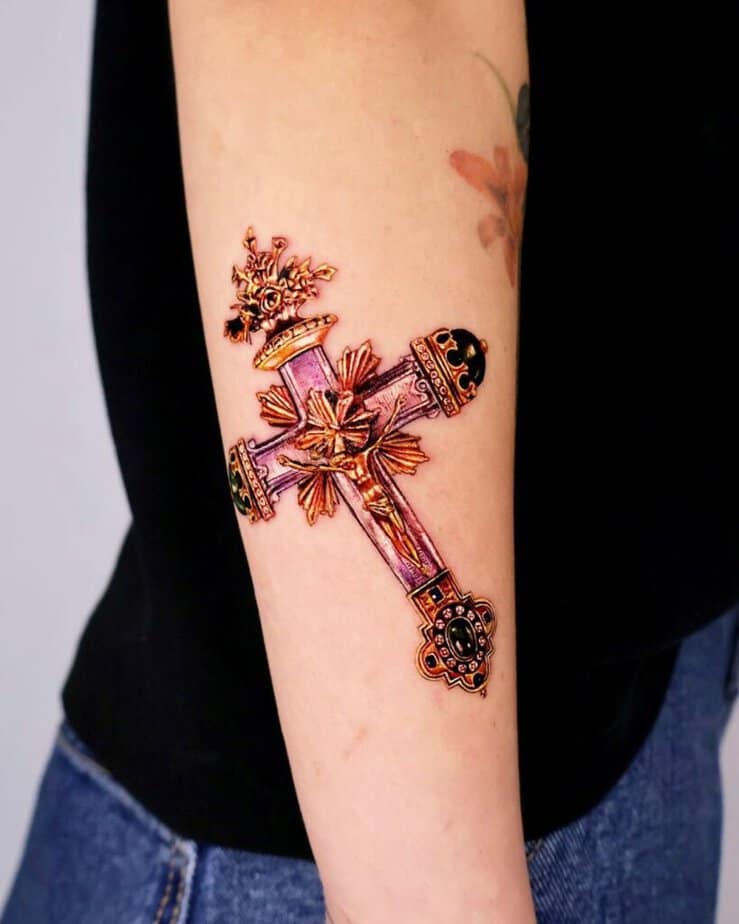 13. A vibrant Baroque cross design