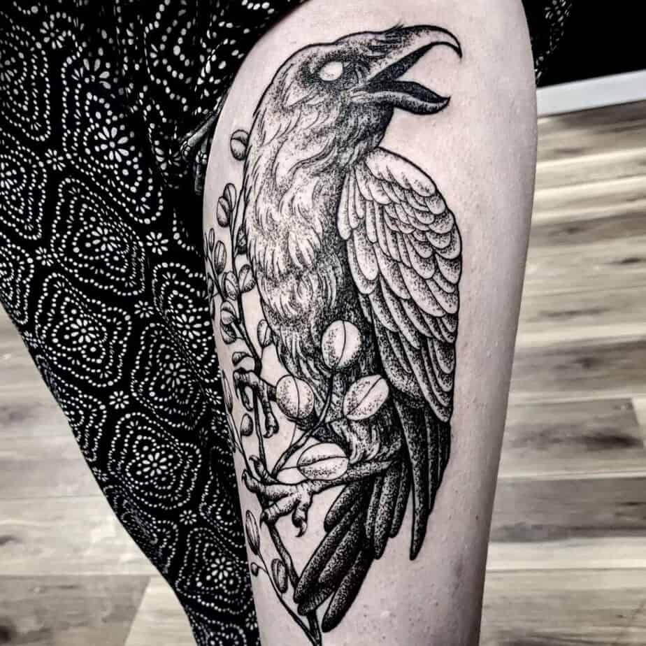 Tatuaggi di corvi neri e grigi