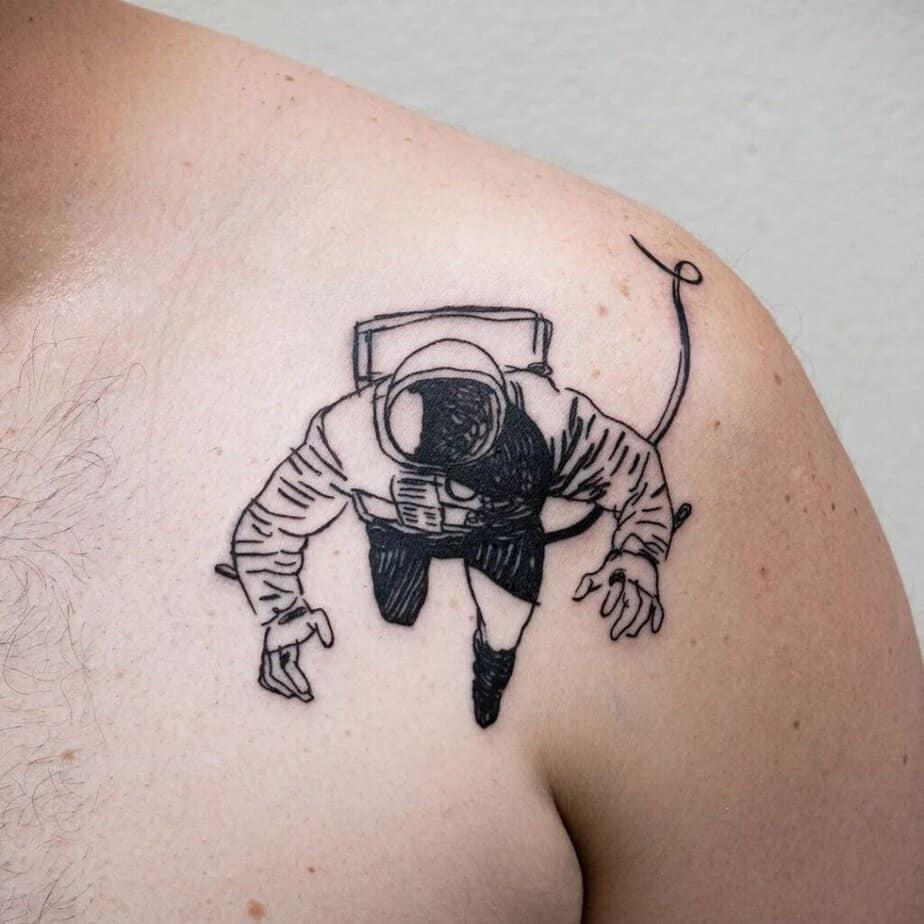 Tatuaggi da astronauta per la zona del petto