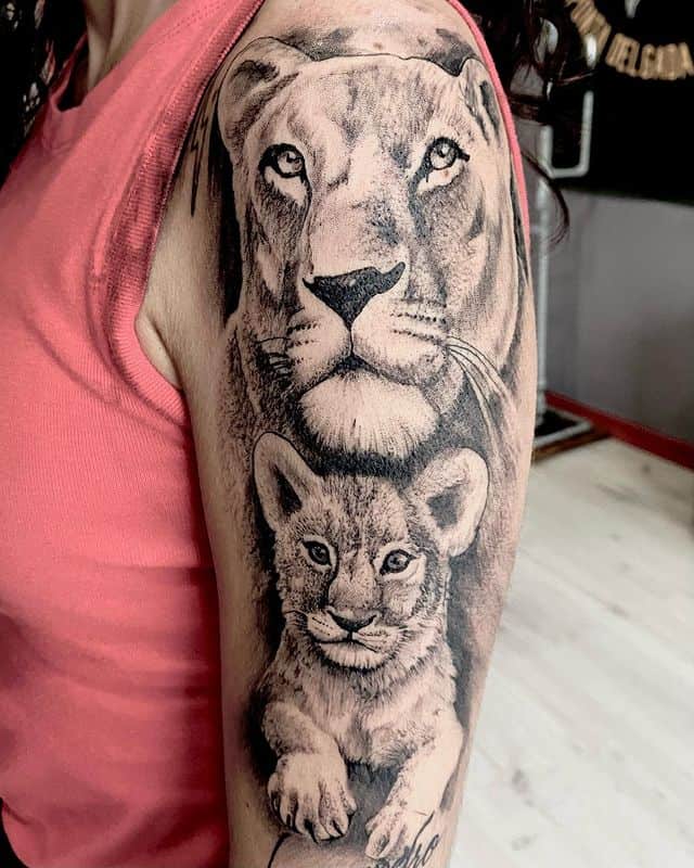 15. Magnifico tatuaggio a forma di leone
