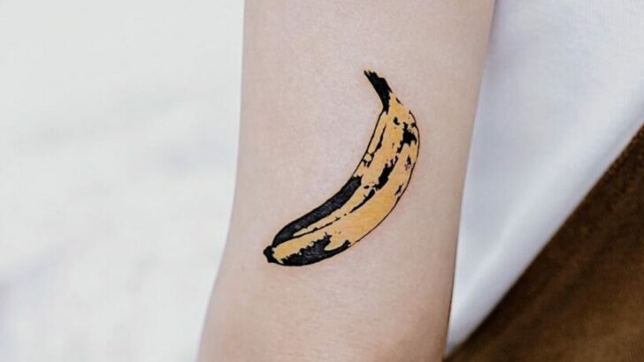 23 impareggiabili tatuaggi di banane che vi faranno "sbucciare" per bene.