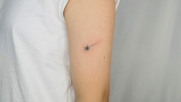 23 tatuaggi con stelle cadenti che sono davvero spettacolari.