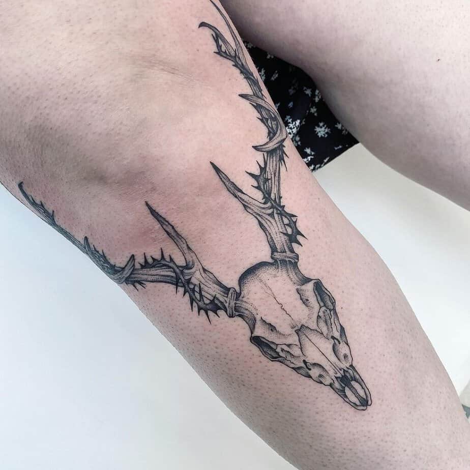 Tatuaggio con teschio animale