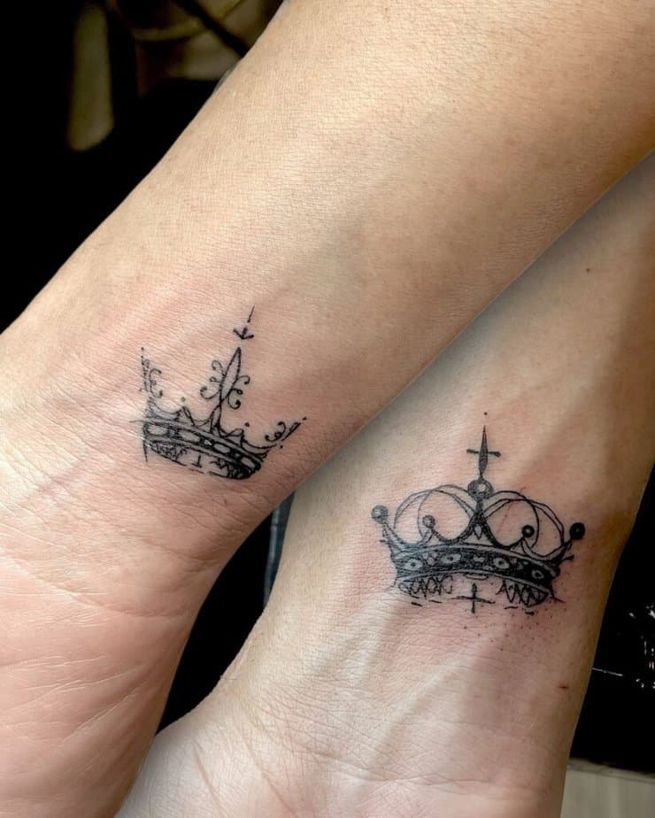 10. Un tatuaggio a forma di corona