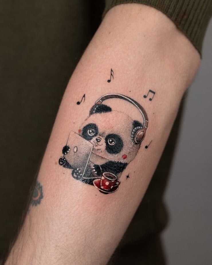 13. Un tatuaggio di un panda sciocco 