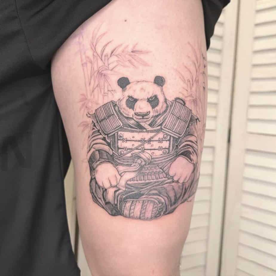 20. Tatuaggio di un panda guerriero 