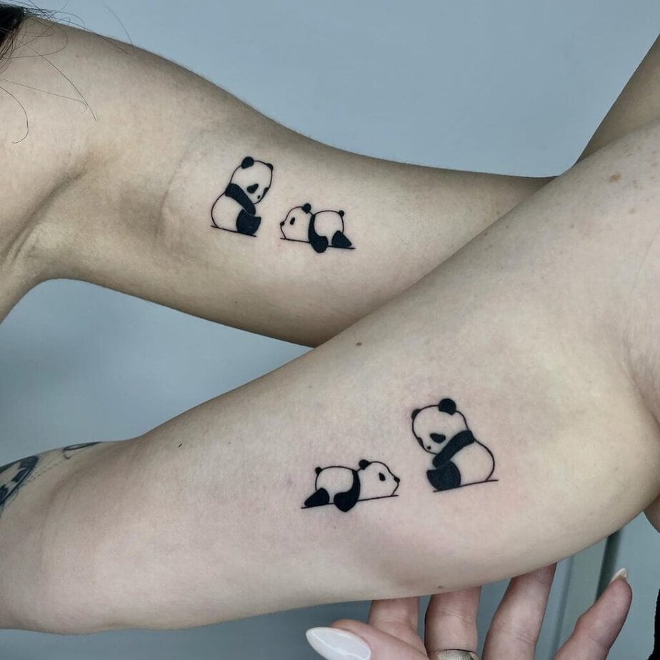 5. Un tatuaggio coordinato con un panda 