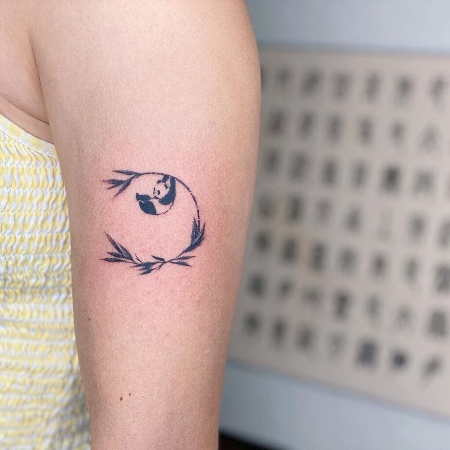 9. Un dolce e semplice tatuaggio a forma di panda  