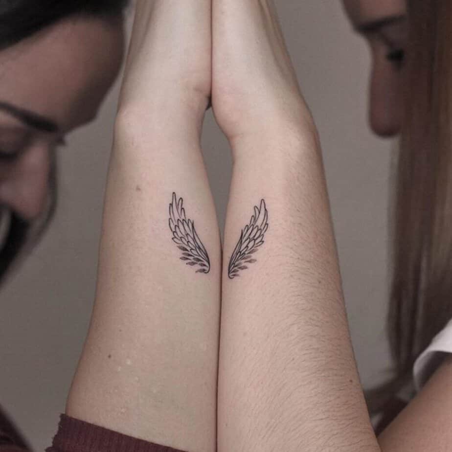 18. Un tatuaggio abbinato di ali 
