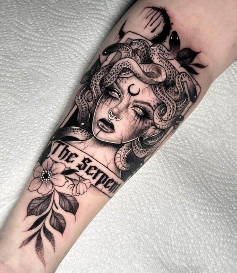 Grande tatuaggio Medusa